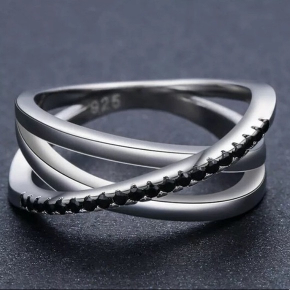 Sterling silver stamped black sapphire female ring - Picture 3 of 3